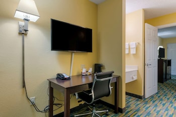2 Double Beds, Suite, Nonsmoking