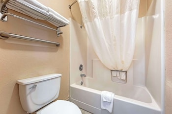 Standard Room, 2 Queen Beds, Non Smoking