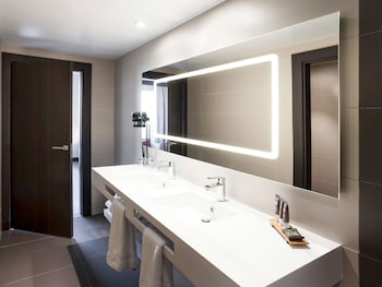 Executive Room, 1 Queen Bed, Terrace