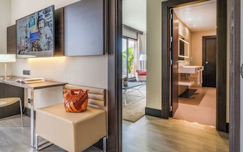 Superior Suite, 1 King Bed with Sofa bed