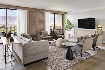 Luxury Room, 1 Bedroom, Pool View