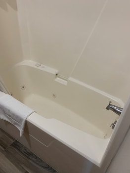 Suite, 1 King Bed, Non Smoking, Jetted Tub