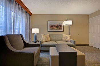 Suite, 1 King Bed with Sofa bed (Exterior Entry)