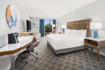 Premium Room, 1 King Bed (High Floor)