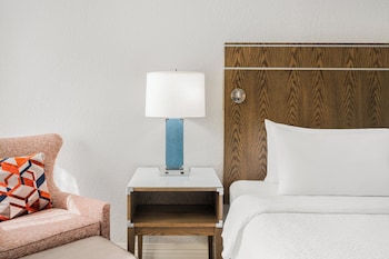 Premium Room, 1 King Bed, Accessible, Non Smoking (Mobility, Communications)