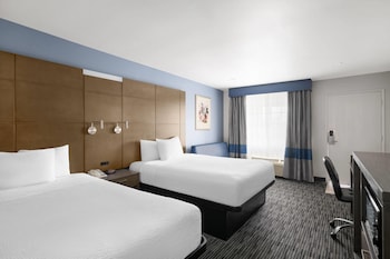 Room, 2 Queen Beds, Non Smoking