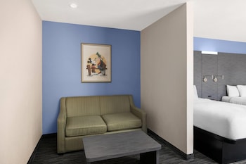 Suite, 2 Queen Beds, Non Smoking (Mini Suite)