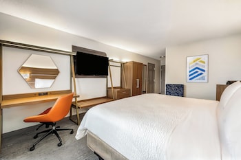 Standard Room, 1 King Bed