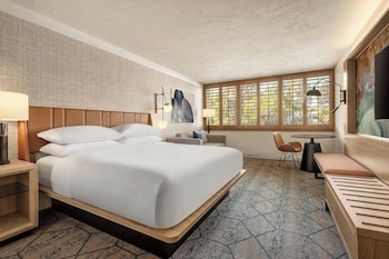Room, 1 King Bed, Garden View