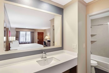 Standard Room, 1 King Bed, Non Smoking, Refrigerator & Microwave