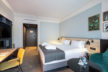 Standard Room, 1 King Bed