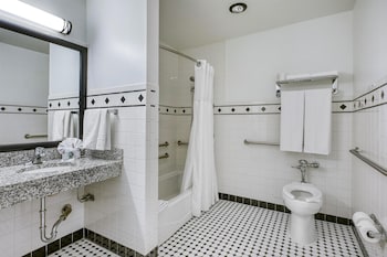 Standard Room, 2 Double Beds, Accessible, Bathtub (Larger Room)