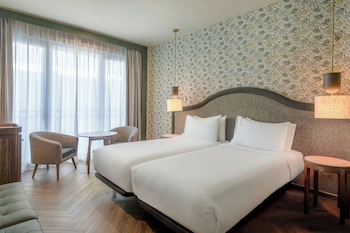 Standard Room, 1 King Bed