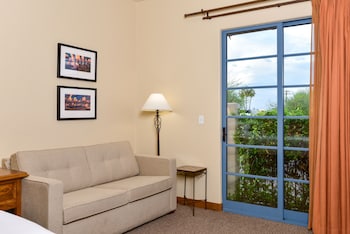 Deluxe Room, 1 King Bed (with Sofa Bed)