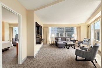 Lifestyle Suite, 1 King Bed, City View