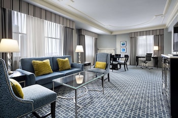 Luxury Suite, 1 King Bed, Non Smoking