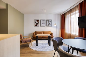 King Deluxe Family Room