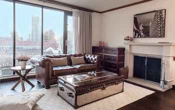Executive Suite Fireplace King