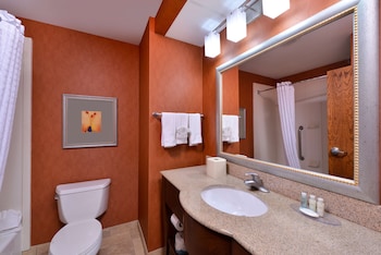 Standard Room, 1 King Bed, Non Smoking, Refrigerator
