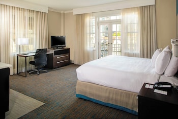 Studio, 1 Queen Bed (Balcony)