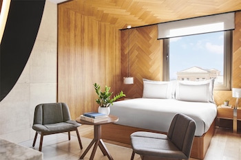Deluxe Room, 1 King Bed