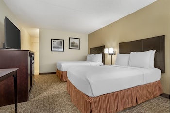 Standard Room, 2 Double Beds, Non Smoking, Refrigerator & Microwave