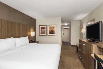 Room, 1 King Bed, Transfer Shower, Non Smoking (Communications & Mobility Accessible)