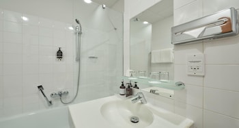 Superior Room, 1 Double Bed, Bathtub (Converts to 2 Twin Beds)