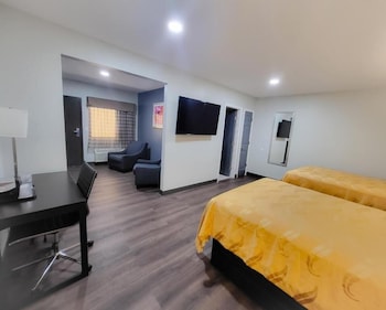 Standard Room, 2 Double Beds, Non Smoking, Refrigerator & Microwave