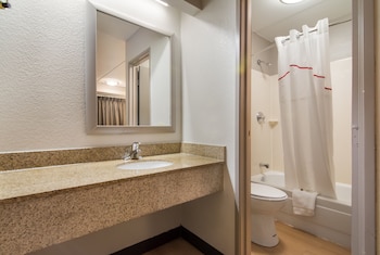 Standard Room, 1 King Bed (Smoke Free)