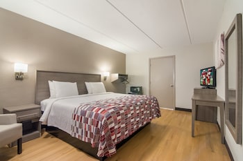 Business Room, 1 King Bed, Accessible (Smoke Free)