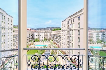Premium Room, 1 King Bed, Garden View