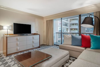 Executive Suite, 3 Bedrooms (3 King Beds and Sofa Bed)