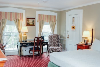 Historic Main Inn, 1 King, No Pets