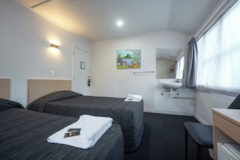 Economy Double or Twin with Shared Bathroom