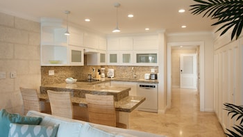 Luxury Suite, 2 Bedrooms, Ground Floor