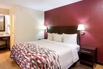 Standard Room, 1 King Bed (Smoke Free)