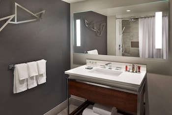 Traditional Room, 1 King Bed