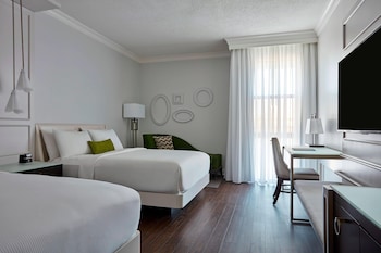 Room, 2 Queen Beds (Hearing Accessible)