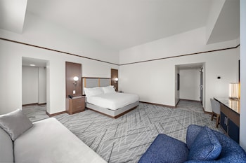 Suite, 1 King Bed
