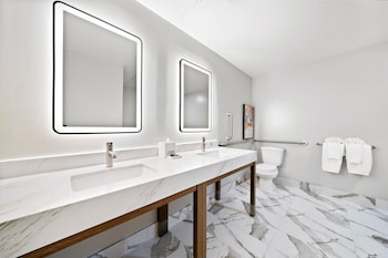 Premium Room, 1 King Bed, Accessible (Roll-In Shower)