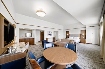 Room (Parlor)