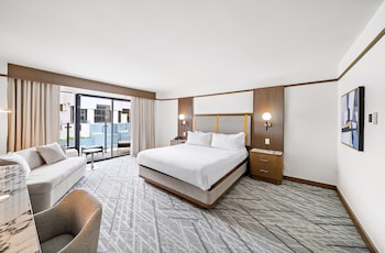 Room, 1 King Bed, Pool View