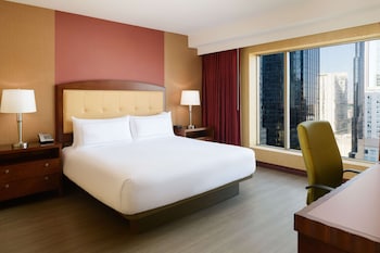 Suite, 1 King Bed, Accessible (Mobility & Hearing, Bathtub)