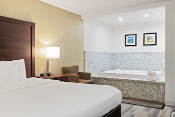 Room, 1 King Bed, Non Smoking, Hot Tub