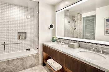 Room, 2 Queen Beds, Balcony, Resort View