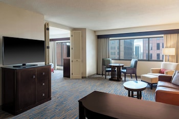 Room, 1 King Bed with Sofa bed, City View (Corner)
