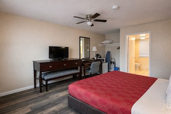 Standard Room, 1 King Bed