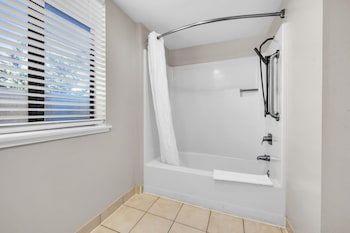 Standard Room, 1 King Bed