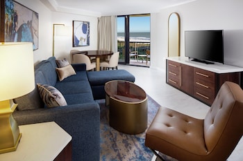 Suite, 1 King Bed with Sofa bed, Balcony
